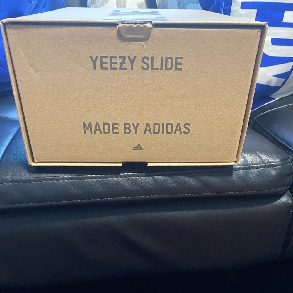 Adidas Yeezy Slides (BOX ONLY)